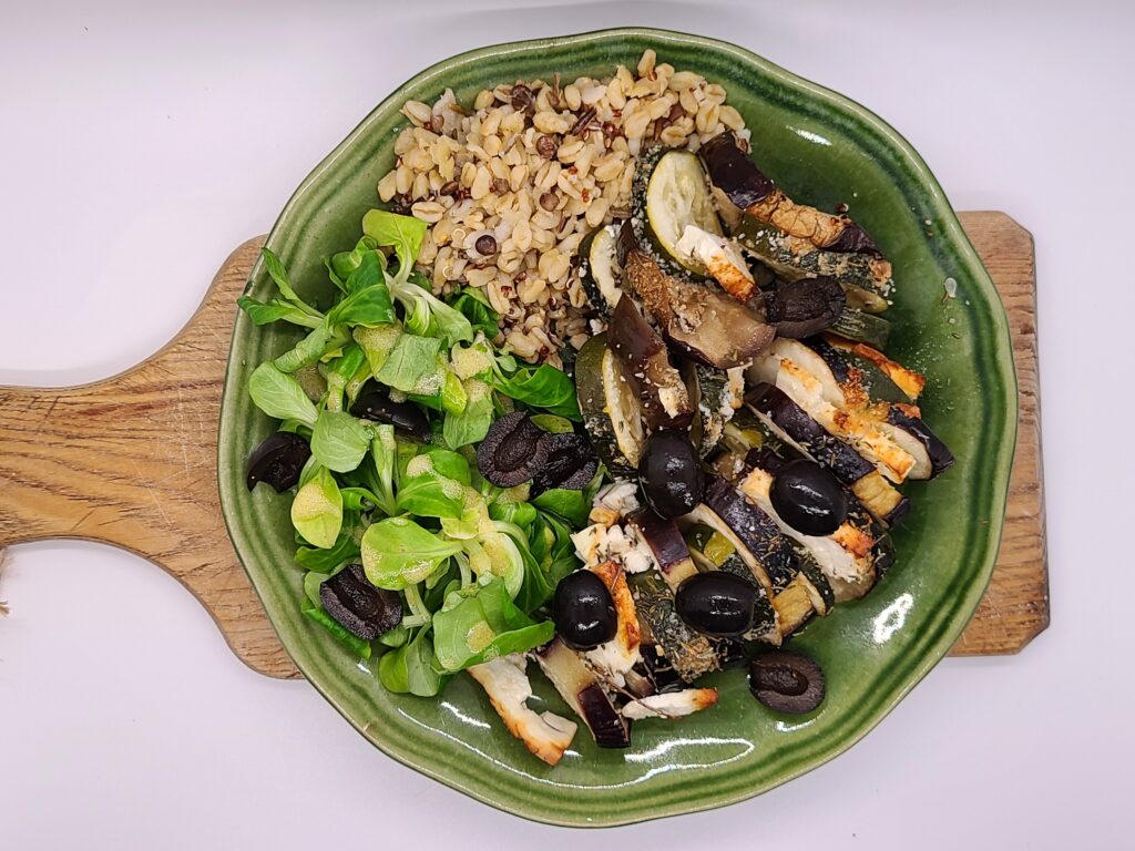 assiette de tian de légumes et feta grillée